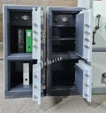 Interior of Iran Kaveh safe, model 550 DKR