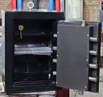 Safe deposit box for currency exchange